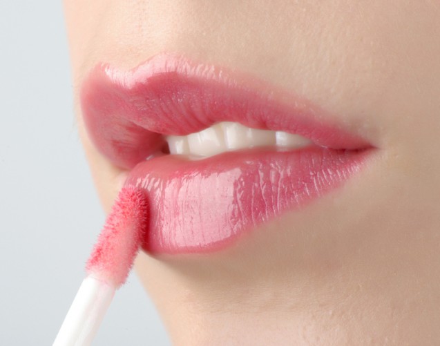 Cara membuat lip gloss tahan lama