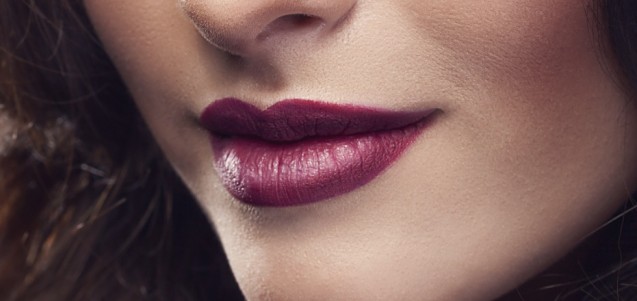 Lipstik warna burgundy
