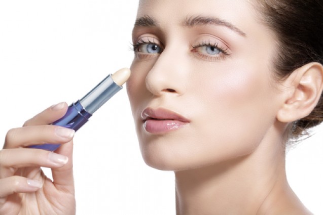 Tips Makeup Natural - Eye Corrector