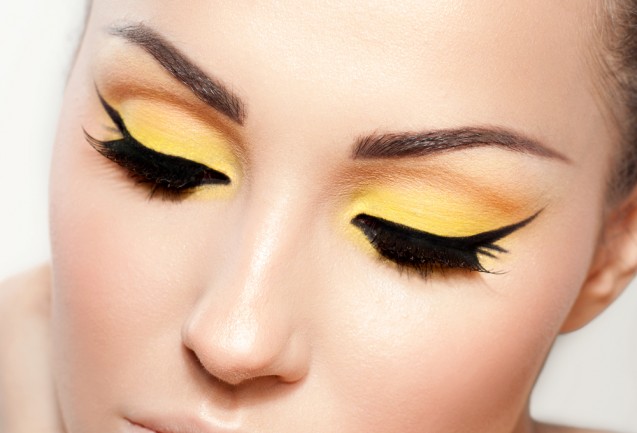 Eyeshadow kuning
