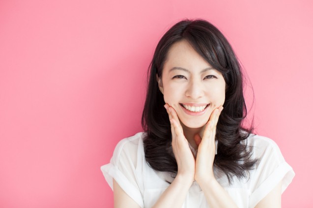Tips kecantikan wanita Jepang #2: Memijat wajah dengan lembut