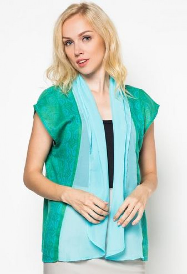  Inspirasi Model Baju Batik Wanita  yang Bisa Bikin 