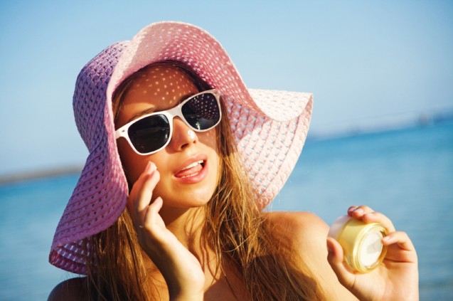 Cara merawat wajah yang tepat #5: Gunakan sunscreen